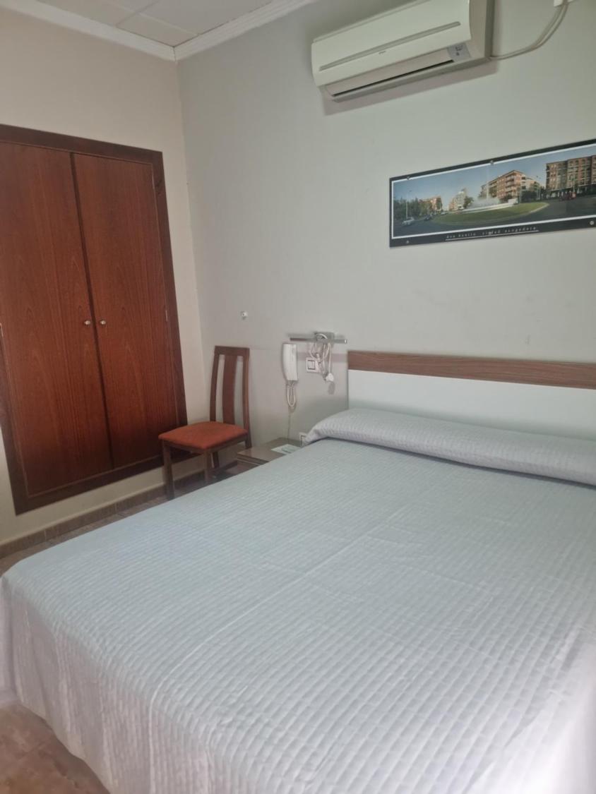 Hostal Restaurante El Paraiso Don Benito Εξωτερικό φωτογραφία