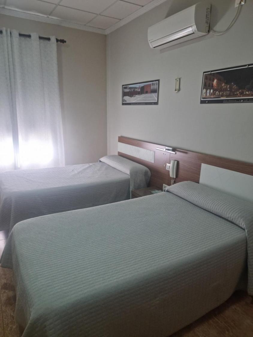Hostal Restaurante El Paraiso Don Benito Εξωτερικό φωτογραφία