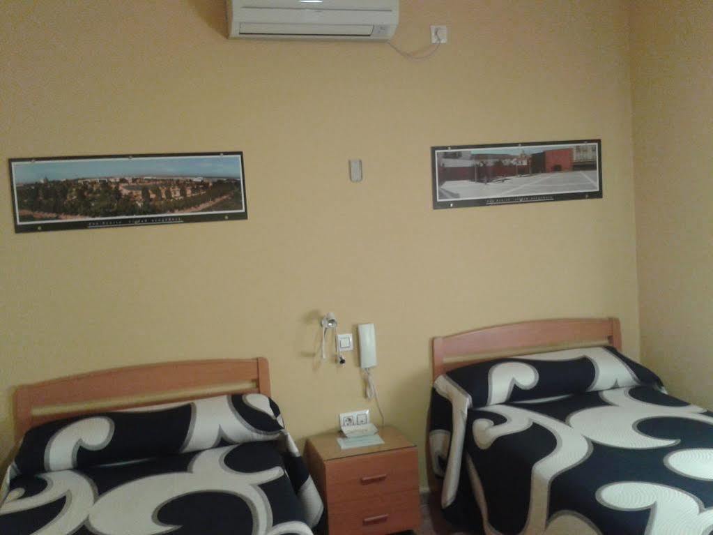 Hostal Restaurante El Paraiso Don Benito Εξωτερικό φωτογραφία